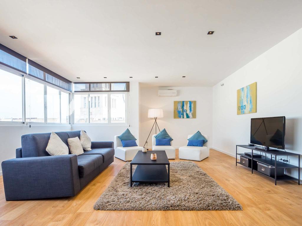 Rent Rambla Catalunya Lejlighed